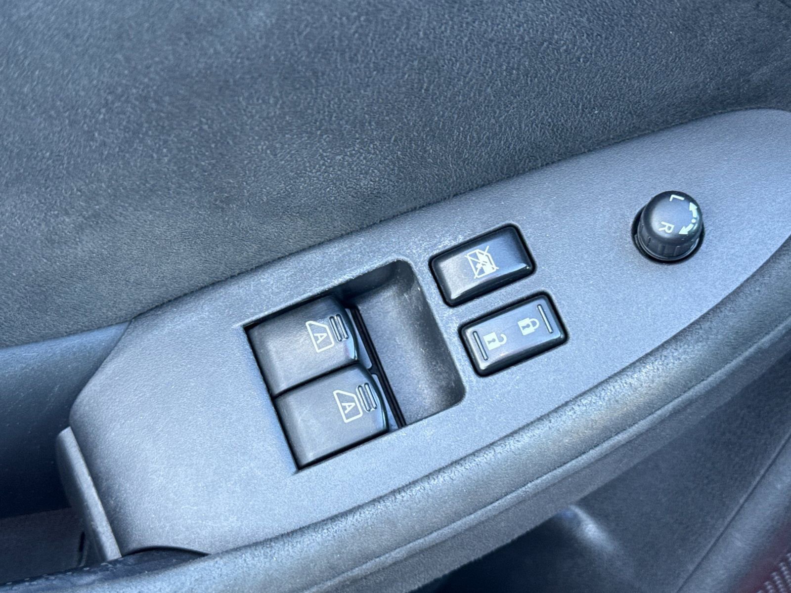 Used 2010 Nissan 370Z Touring image 11