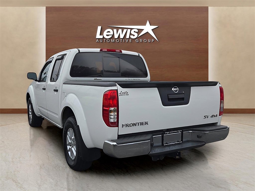 Used 2018 Nissan Frontier SV image 3