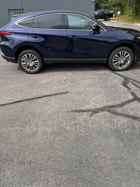 Used 2024 Toyota Venza Limited AWD/4WD image 5