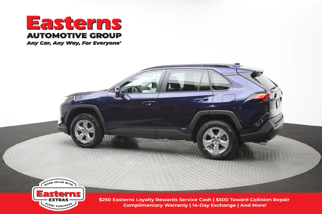 Used 2024 Toyota RAV4 XLE AWD/4WD image 61