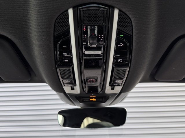 Certified 2022 Porsche Cayenne Coupe image 28