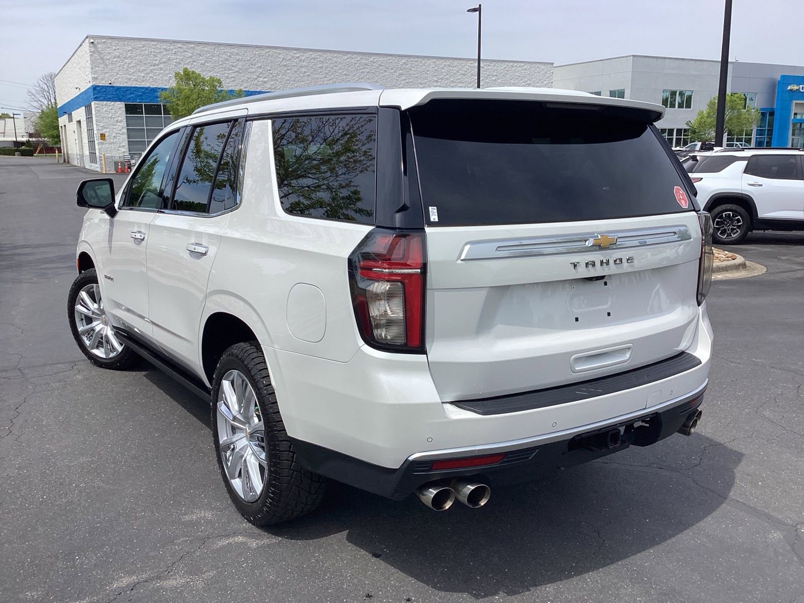 Used 2022 Chevrolet Tahoe High Country image 2