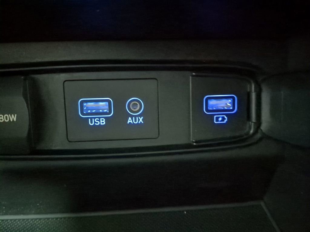 Used 2019 Hyundai Santa Fe SE image 24