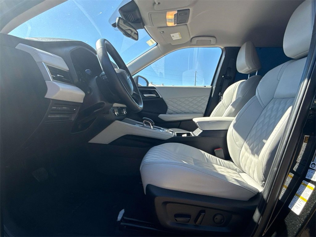 Used 2023 Mitsubishi Outlander SEL Black Edition image 10