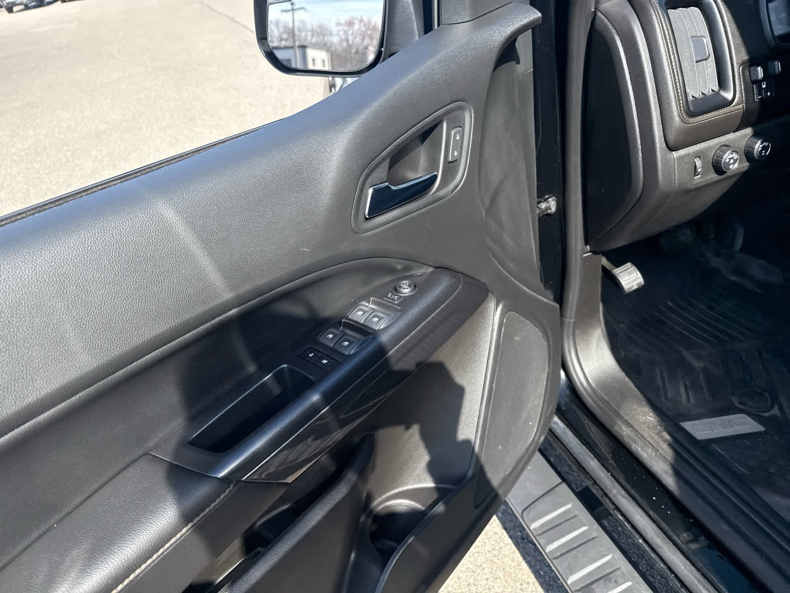 Used 2021 GMC Canyon AT4 w/ Driver Alert Package AWD/4WD image 11
