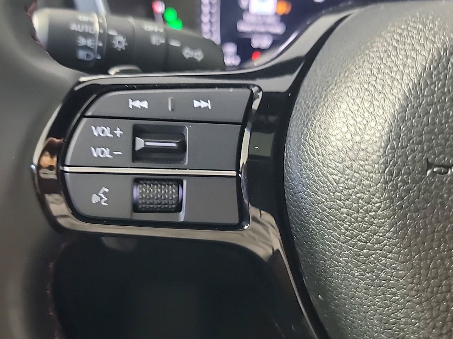Certified 2025 Honda Pilot Black Edition image 28