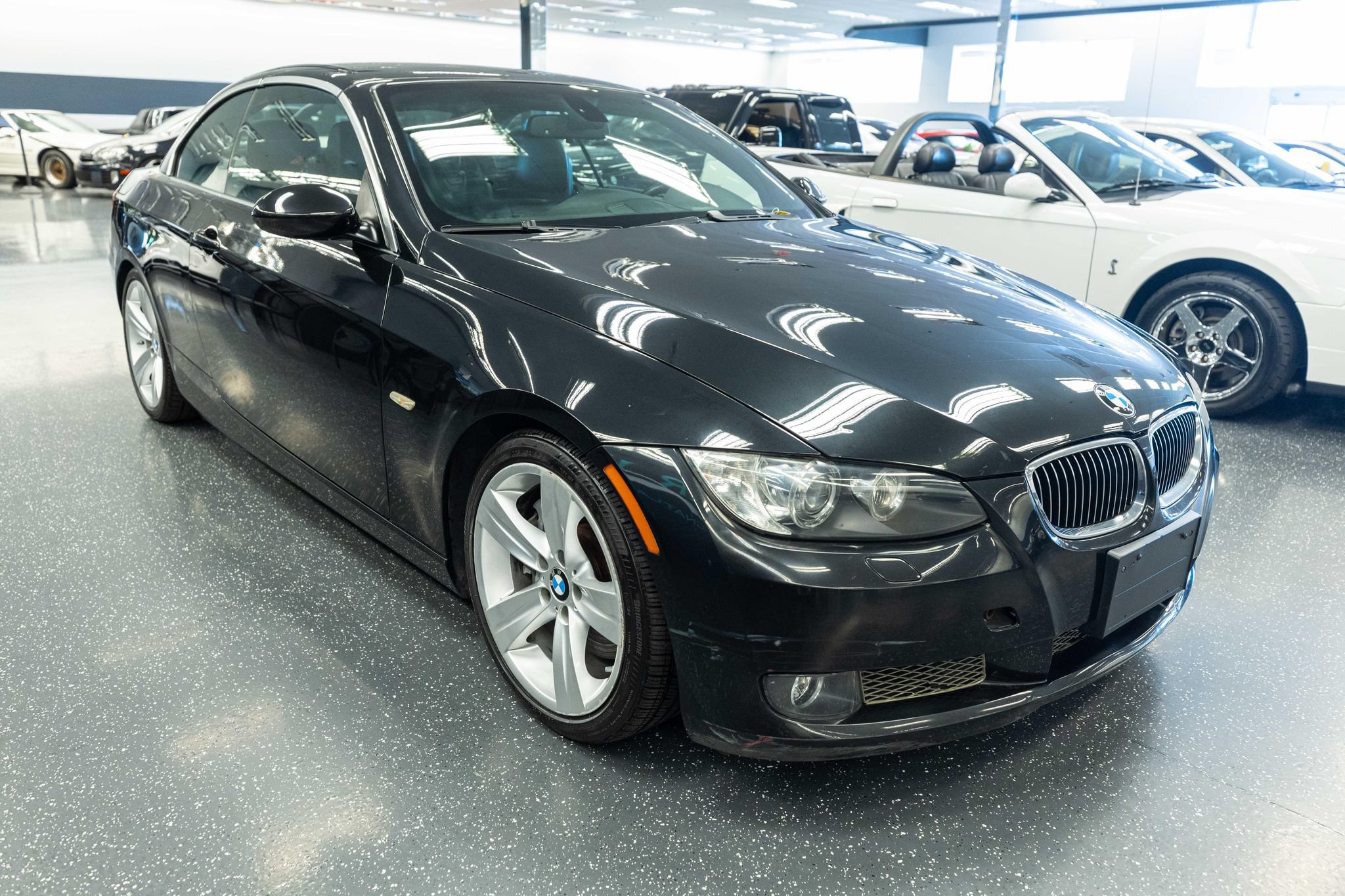 Used 2009 BMW 335i Convertible w/ Premium Pkg RWD image 3