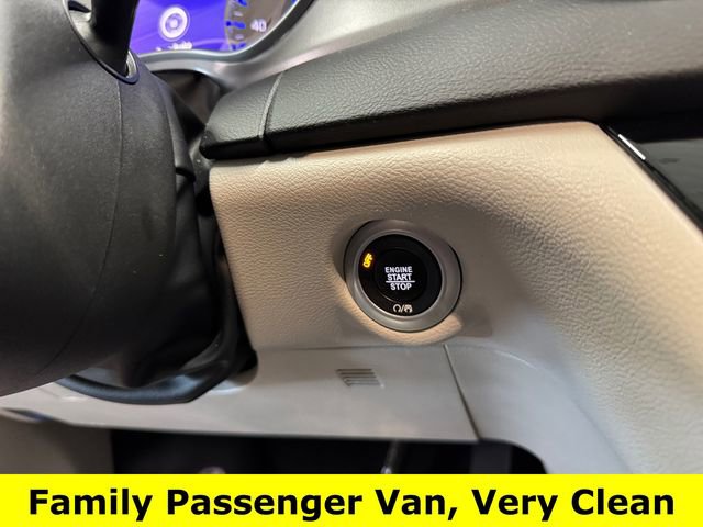 Used 2024 Chrysler Pacifica Touring-L FWD image 20