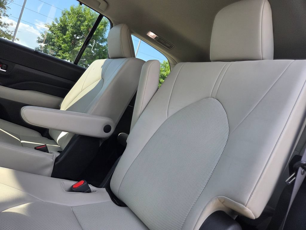 Used 2024 Toyota Grand Highlander FWD image 23