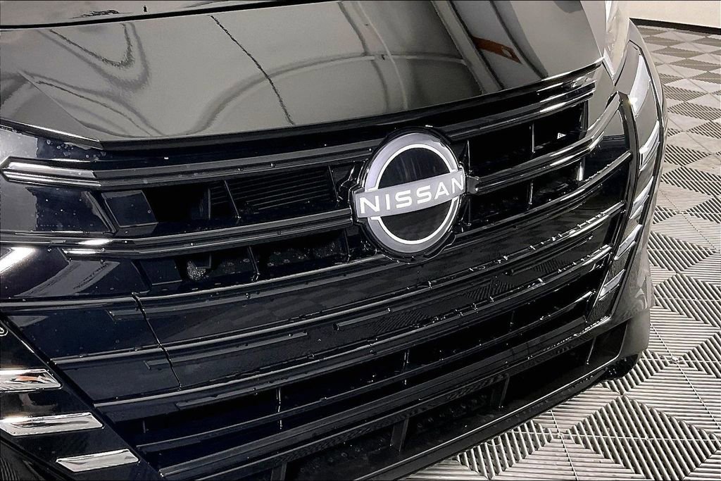 New 2025 Nissan Versa S w/ Trunk Package FWD image 33
