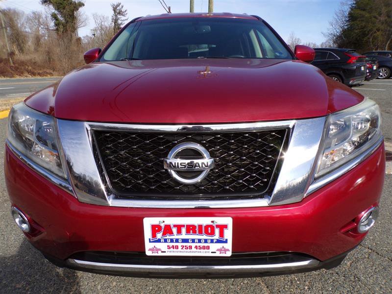 Used 2016 Nissan Pathfinder SV image 2