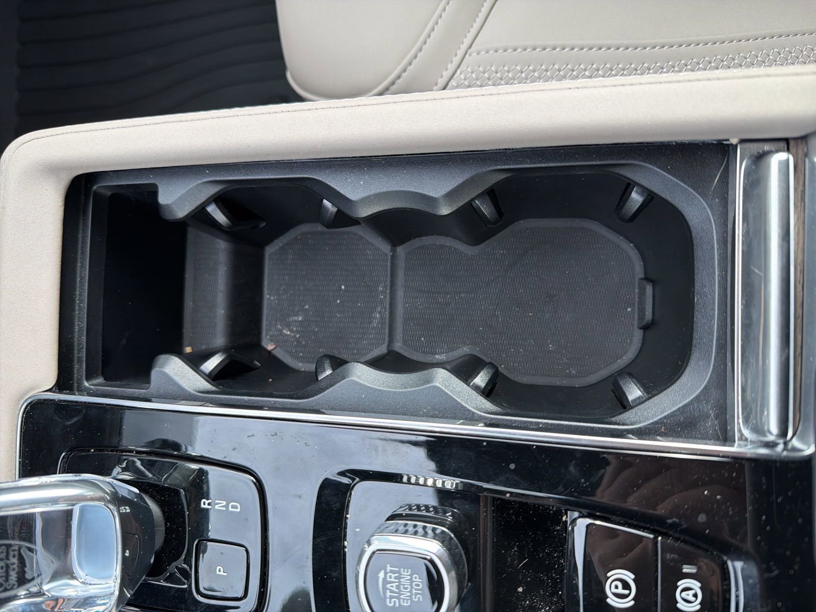 New 2026 Volvo XC90 B6 Core w/ Protection Package Premier image 50