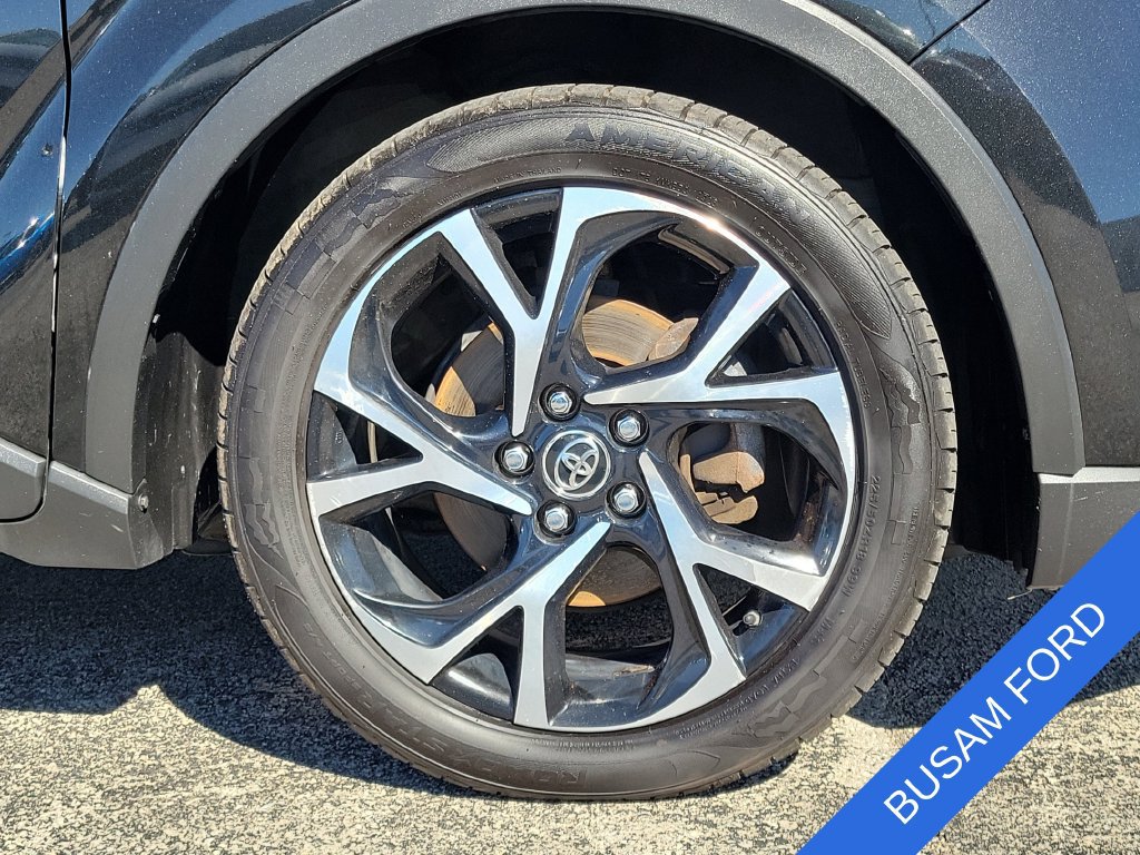 Used 2019 Toyota C-HR Limited FWD image 5