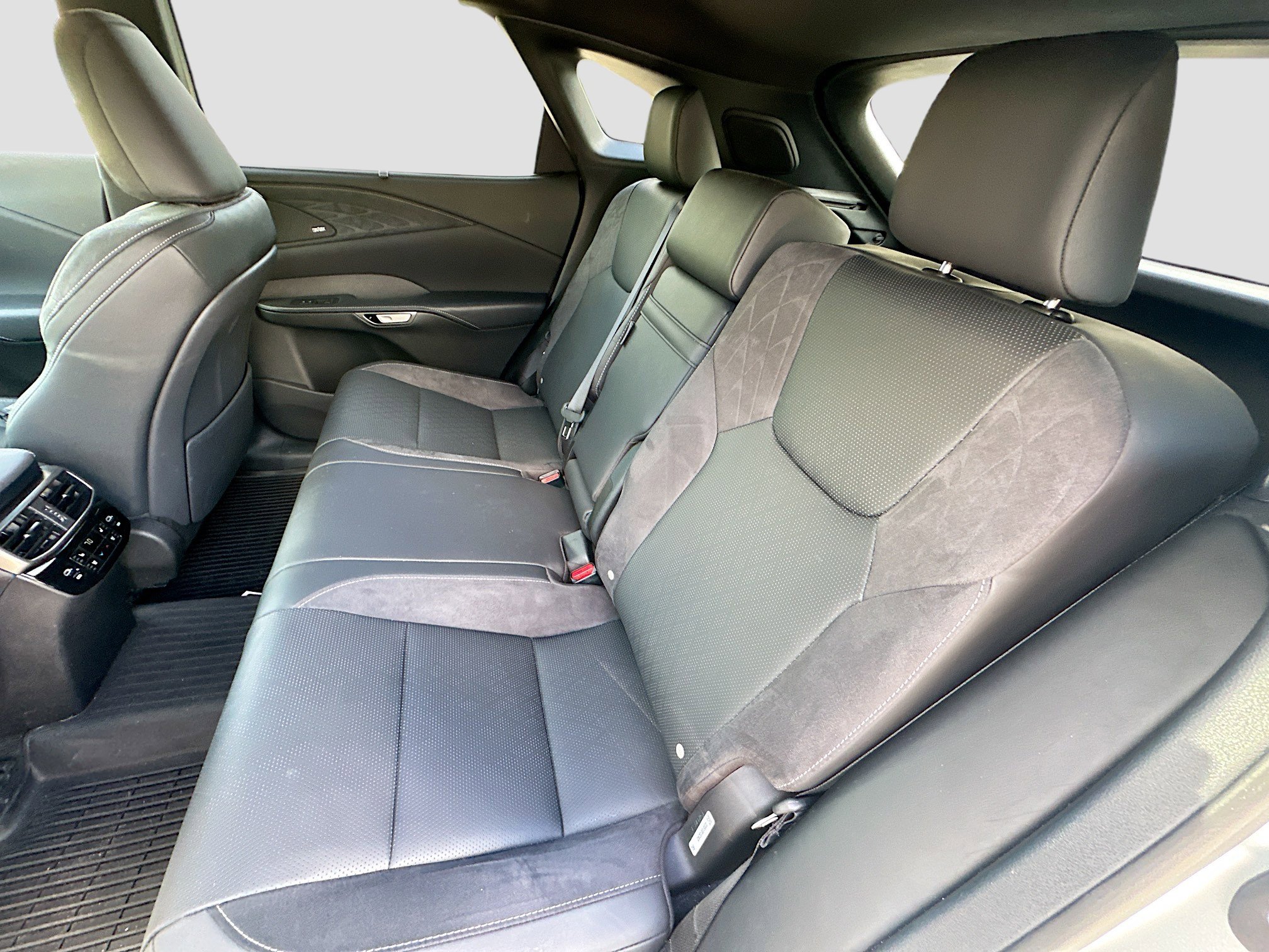 Used 2024 Lexus RX 350 w/ Luxury Package image 26