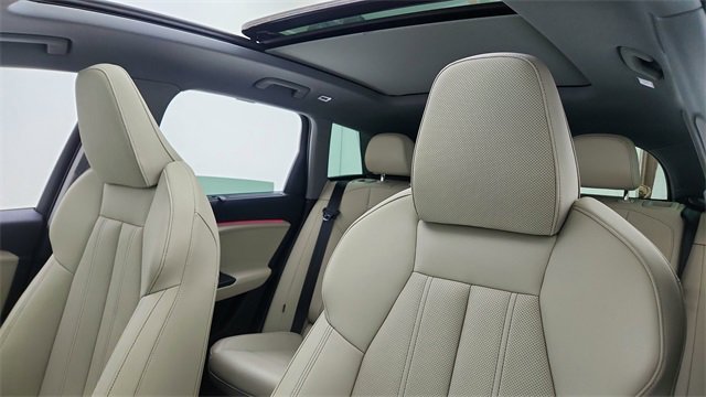 Used 2025 Audi Q6 e-tron Premium Plus w/ Premium Plus image 32