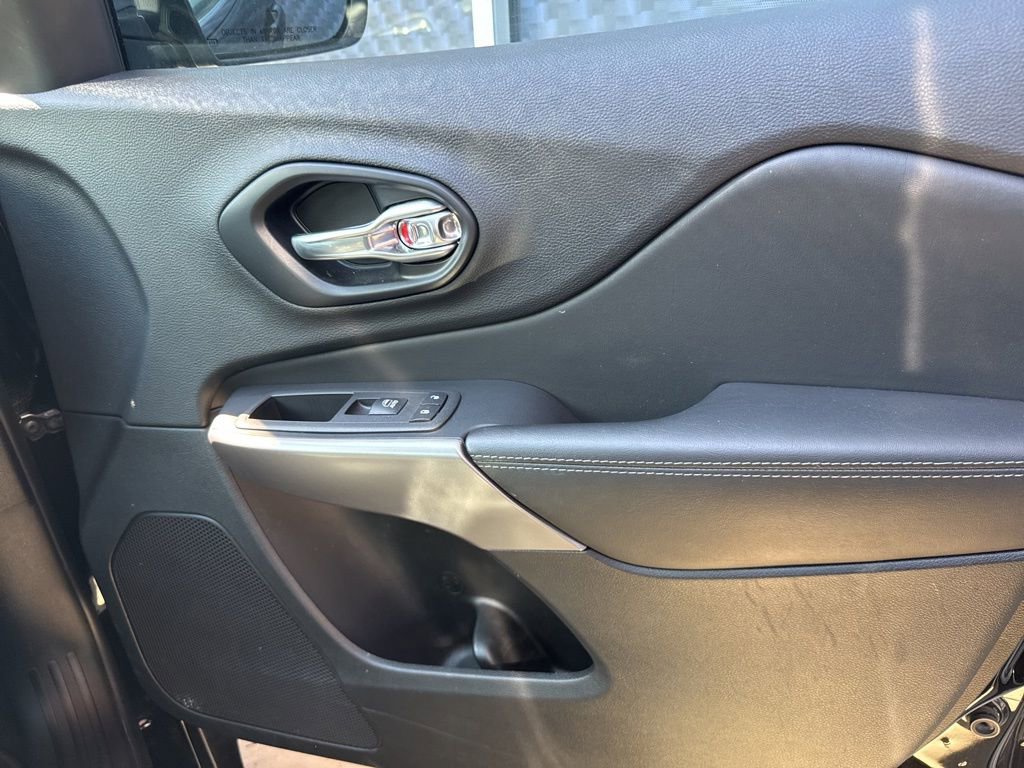 Used 2022 Jeep Cherokee Latitude Lux image 62