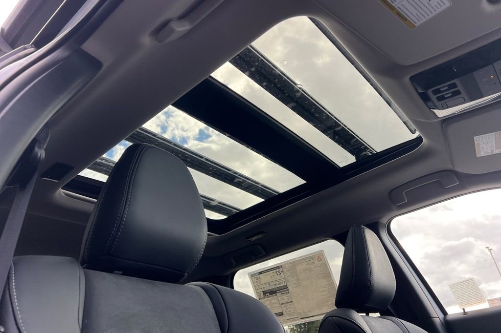 New 2026 Mitsubishi Outlander AWD image 18