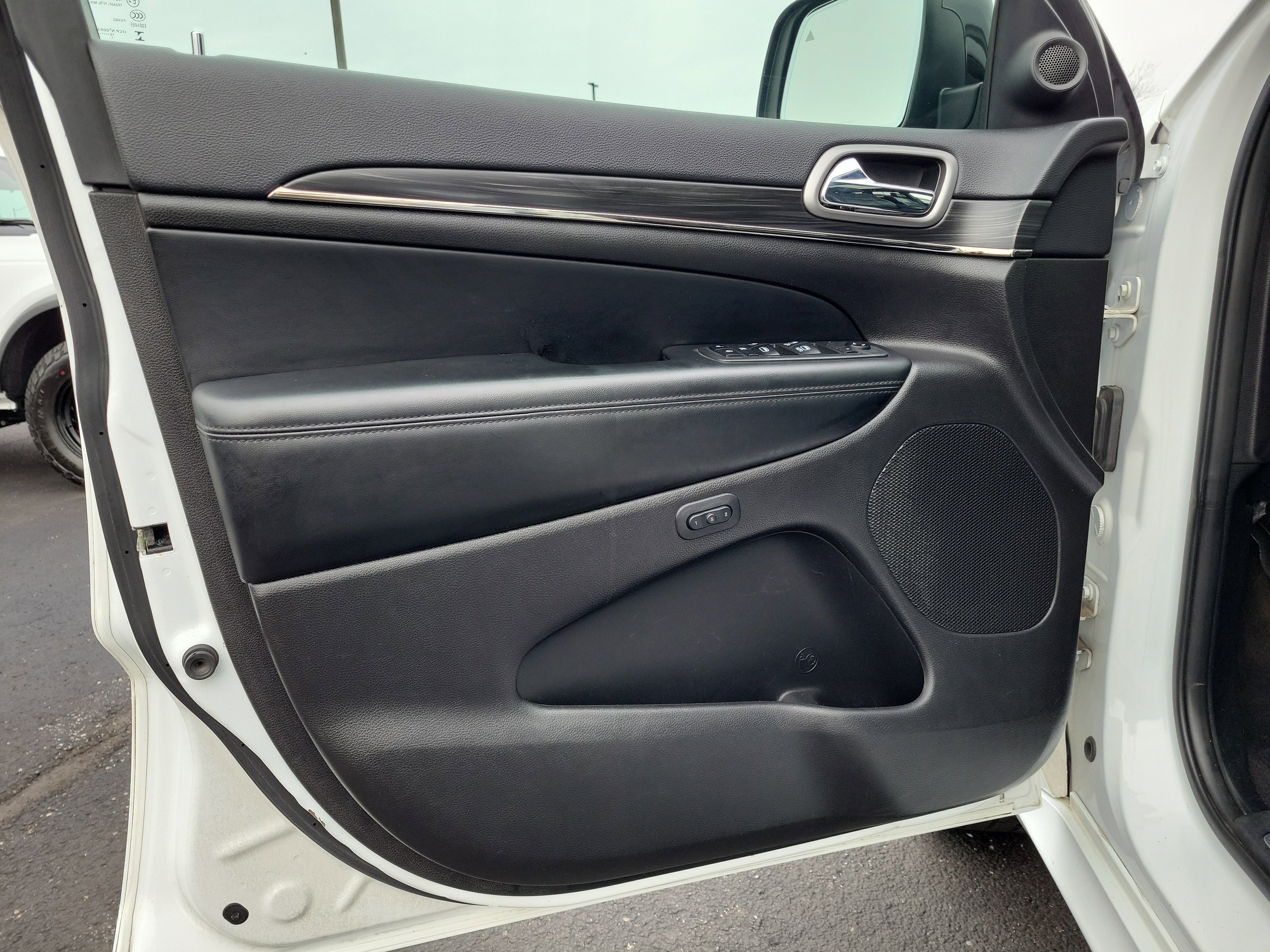 Used 2020 Jeep Grand Cherokee Limited X image 16