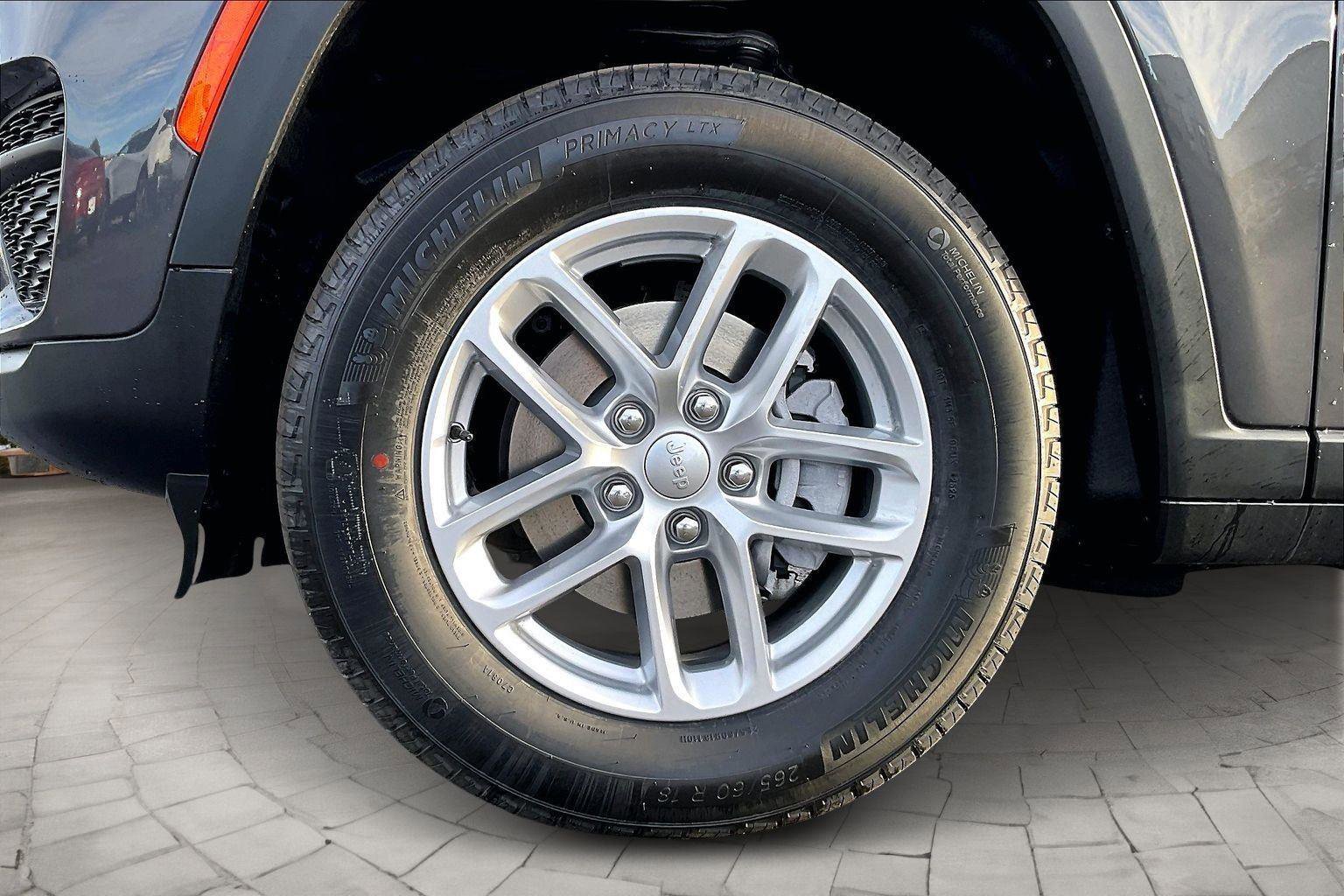 New 2025 Jeep Grand Cherokee Laredo X w/ Luxury Tech Group I image 13