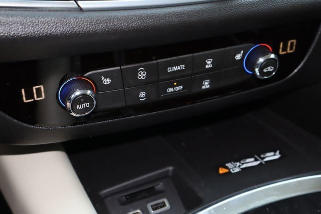 Used 2022 Buick Enclave Essence w/ Experience Buick Package FWD image 27