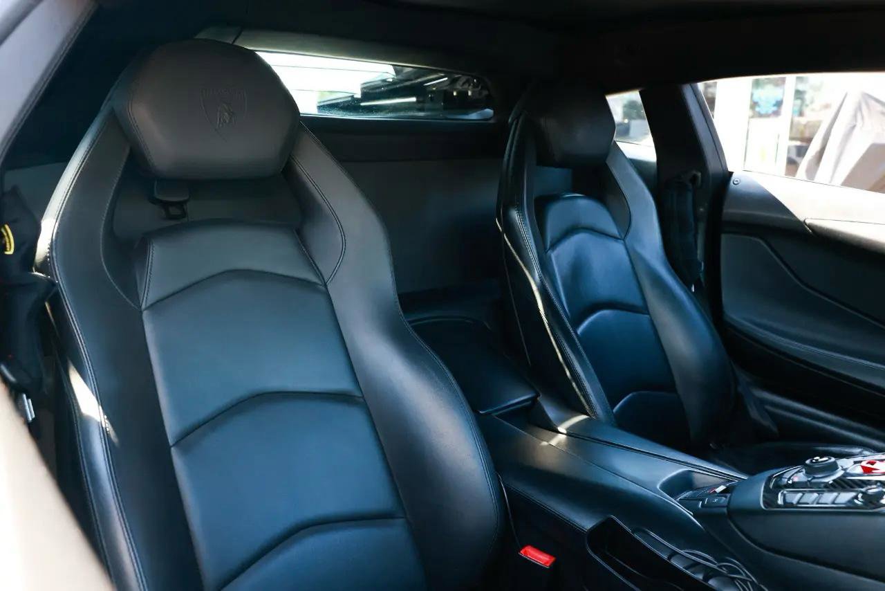 Used 2012 Lamborghini Aventador LP 700-4 image 13