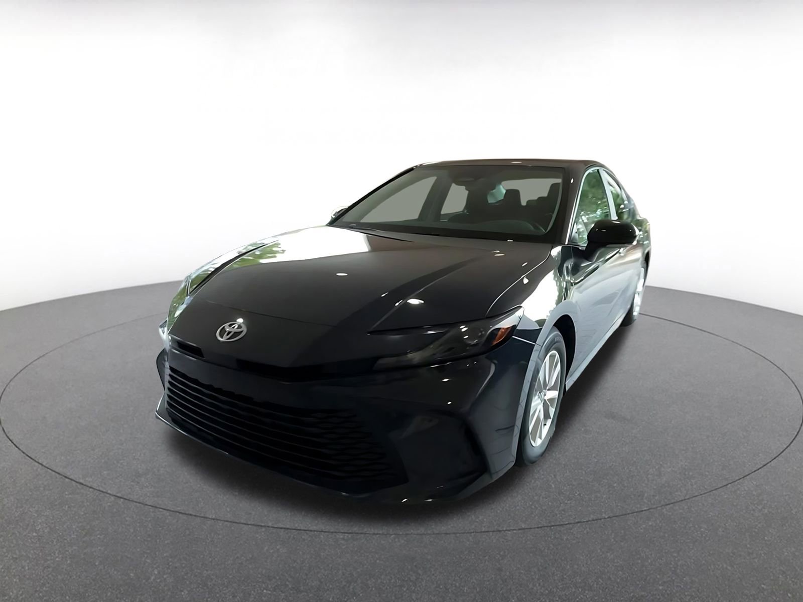 Used 2025 Toyota Camry LE image 7