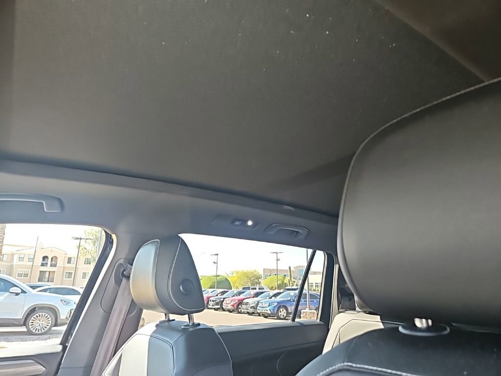 Used 2023 Volkswagen Tiguan SE R-Line image 7