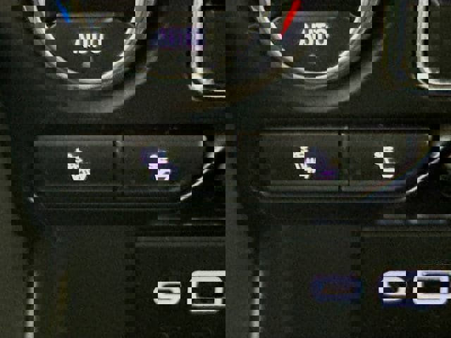 Used 2024 Chevrolet Suburban Z71 w/ Luxury Package image 22