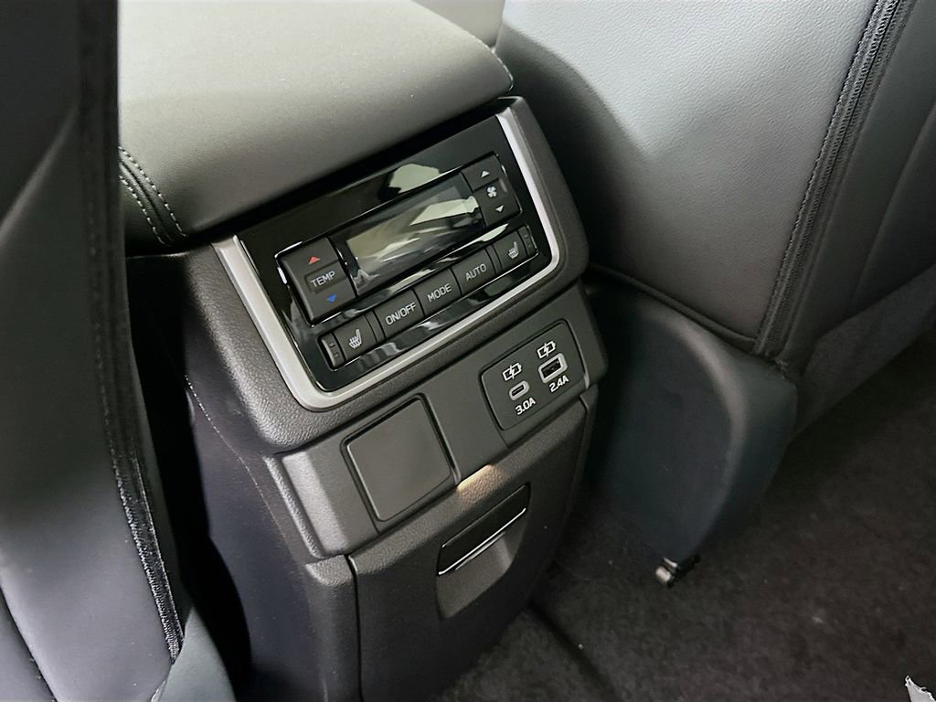 New 2025 Subaru Ascent Limited image 33