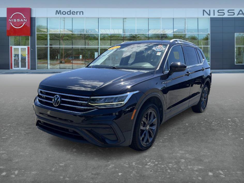 Used 2023 Volkswagen Tiguan SE FWD image 1