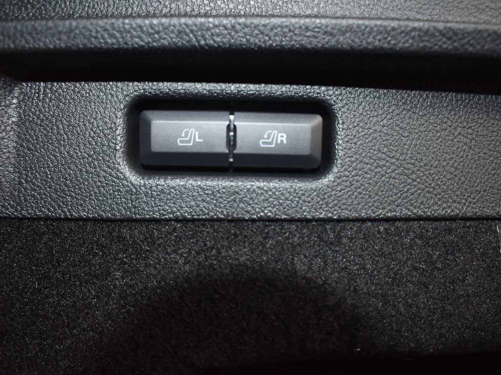 New 2025 Lincoln Corsair Reserve image 25