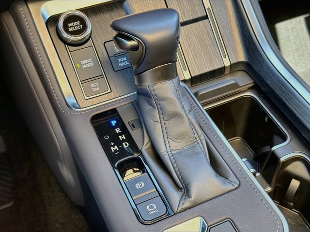 Used 2025 Lexus GX 550 w/ Accessory Package (Z1) AWD/4WD image 31