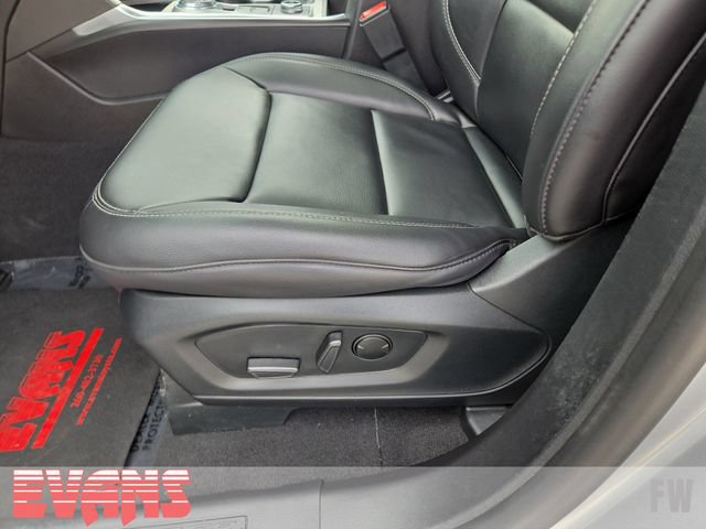 Used 2023 Ford Explorer XLT w/ Equipment Group 202A AWD/4WD image 21