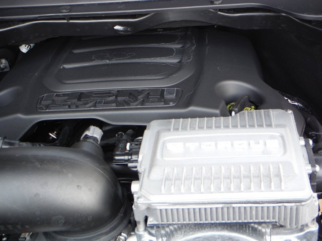 New 2027 RAM 1500 4x4 Crew Cab image 10