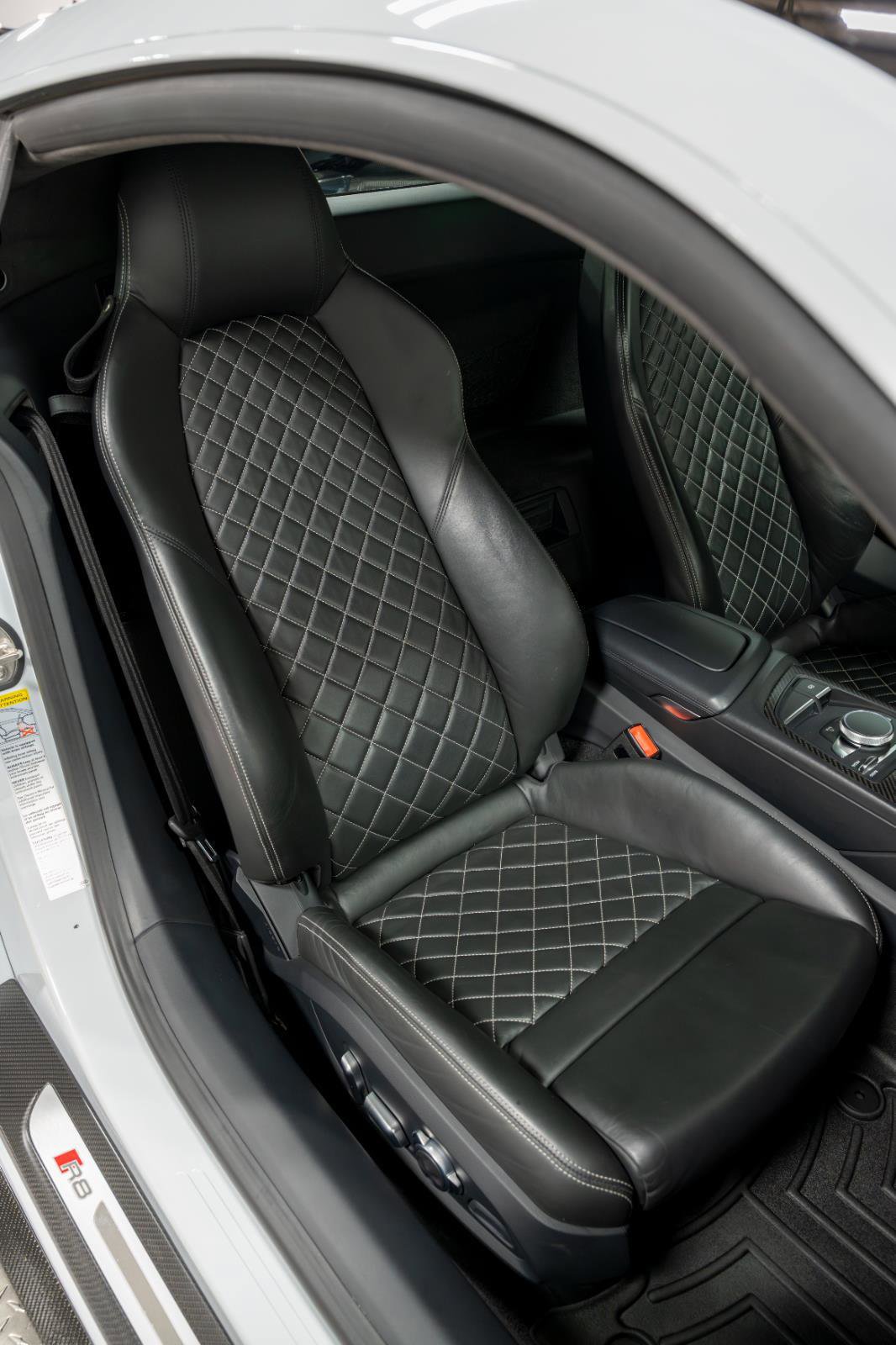 Used 2017 Audi R8 V10 plus w/ Full Leather Package image 76