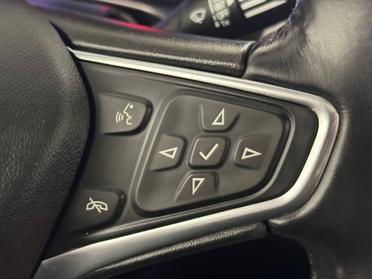 Used 2019 Chevrolet Equinox LT w/ LT True North Edition AWD/4WD image 28
