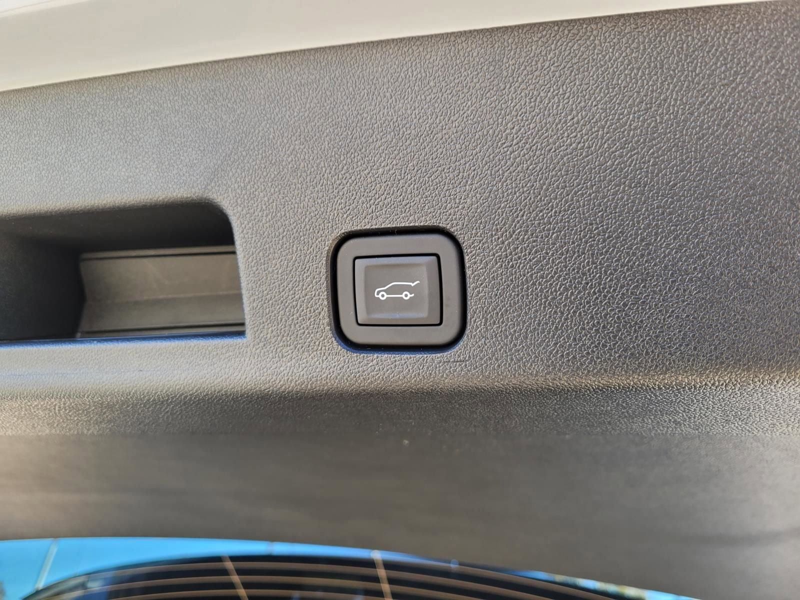 New 2026 Chevrolet Traverse High Country image 9