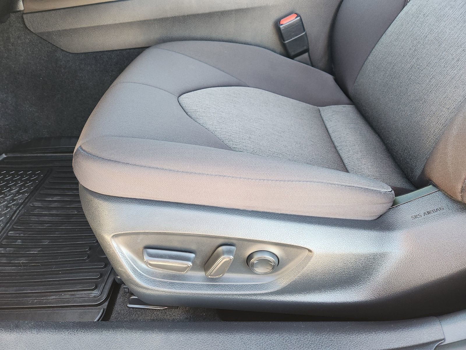 Used 2023 Toyota Camry LE image 29