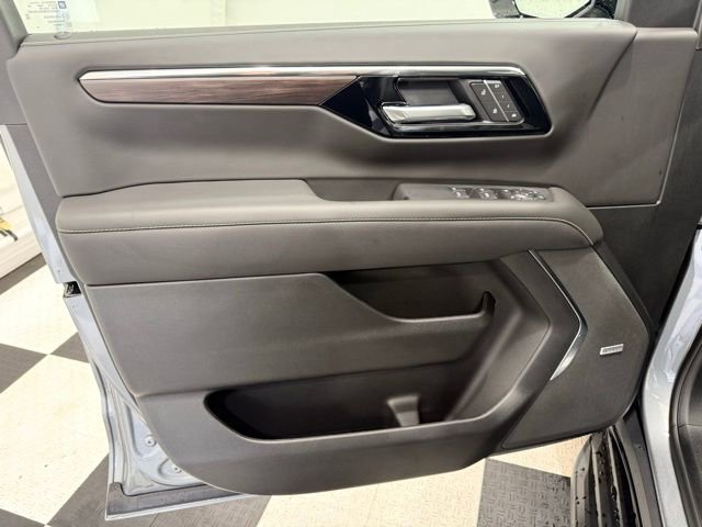 New 2026 Chevrolet Suburban Premier w/ Sun And Tow Package image 17