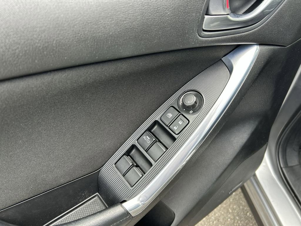 Used 2015 MAZDA CX-5 Touring w/ Touring Technology Package image 16