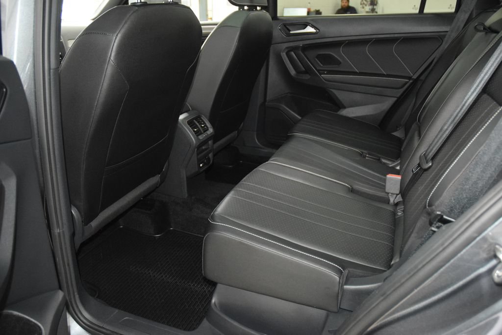 Used 2023 Volkswagen Tiguan SE R-Line AWD/4WD image 39