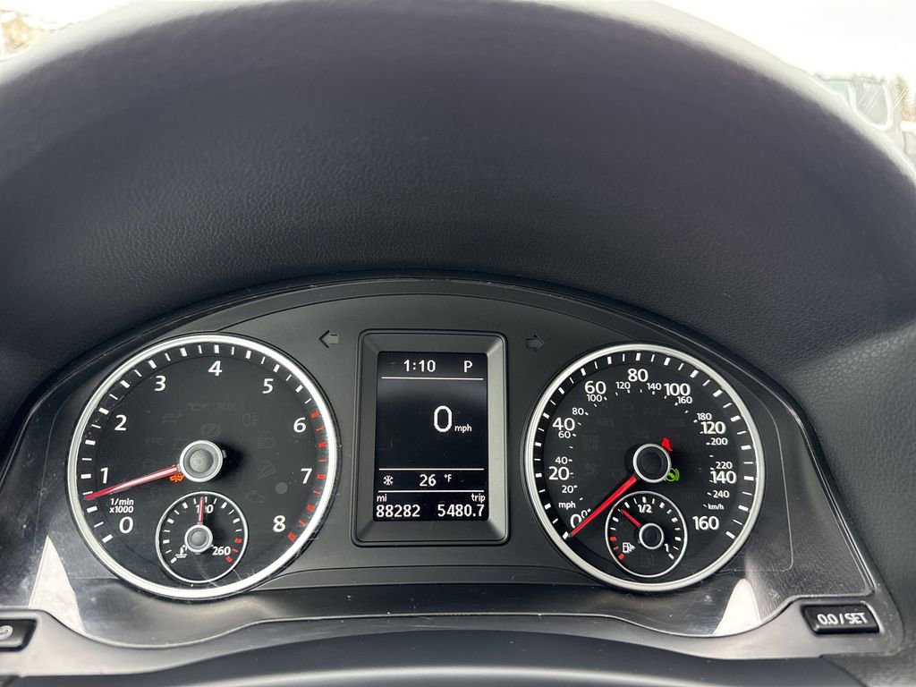 Used 2017 Volkswagen Tiguan S image 17