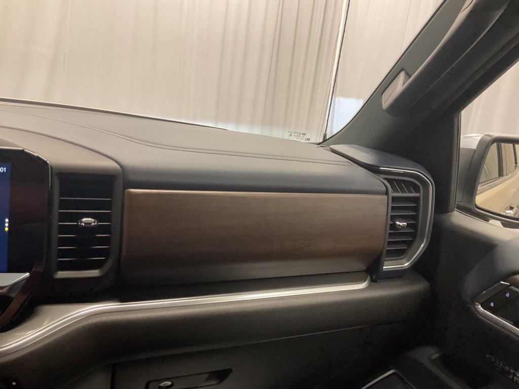 Used 2026 Chevrolet Silverado 1500 High Country AWD/4WD image 26