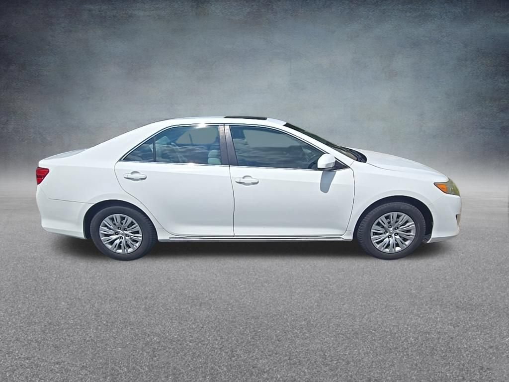 Used 2012 Toyota Camry LE FWD image 10