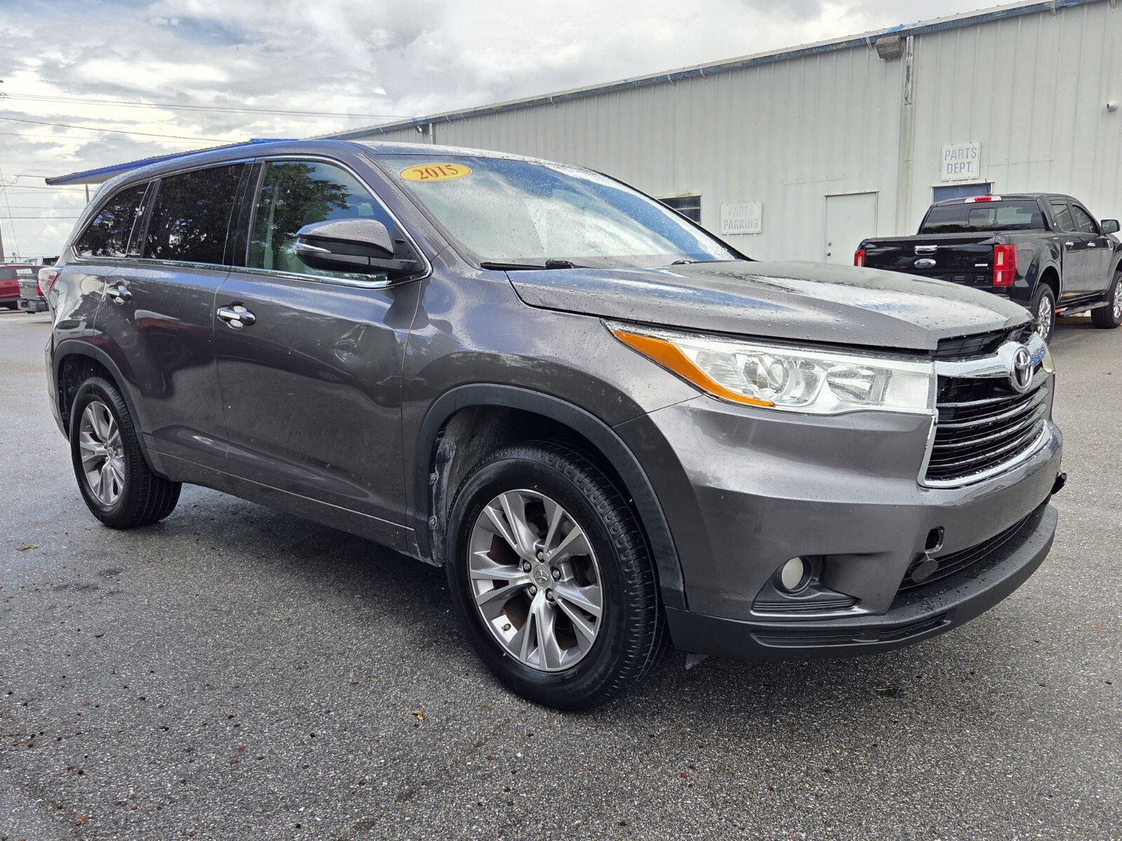 Used 2015 Toyota Highlander Plus FWD image 7