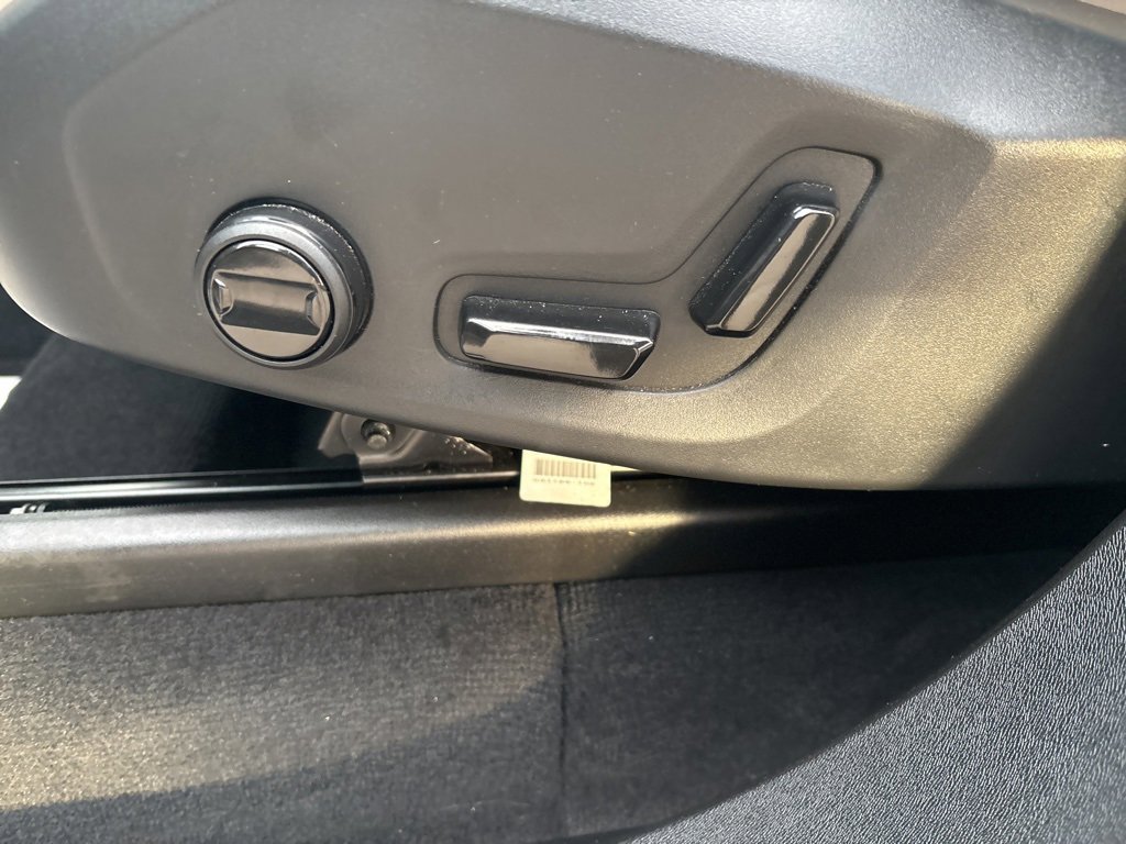 Certified 2025 Volvo XC90 B6 Plus image 22