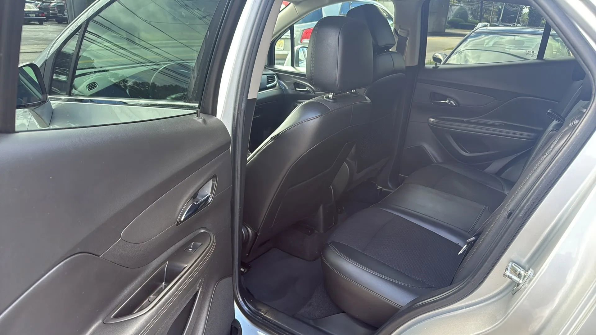 Used 2018 Buick Encore Preferred image 29