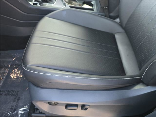 Used 2024 Volkswagen Tiguan SE image 14