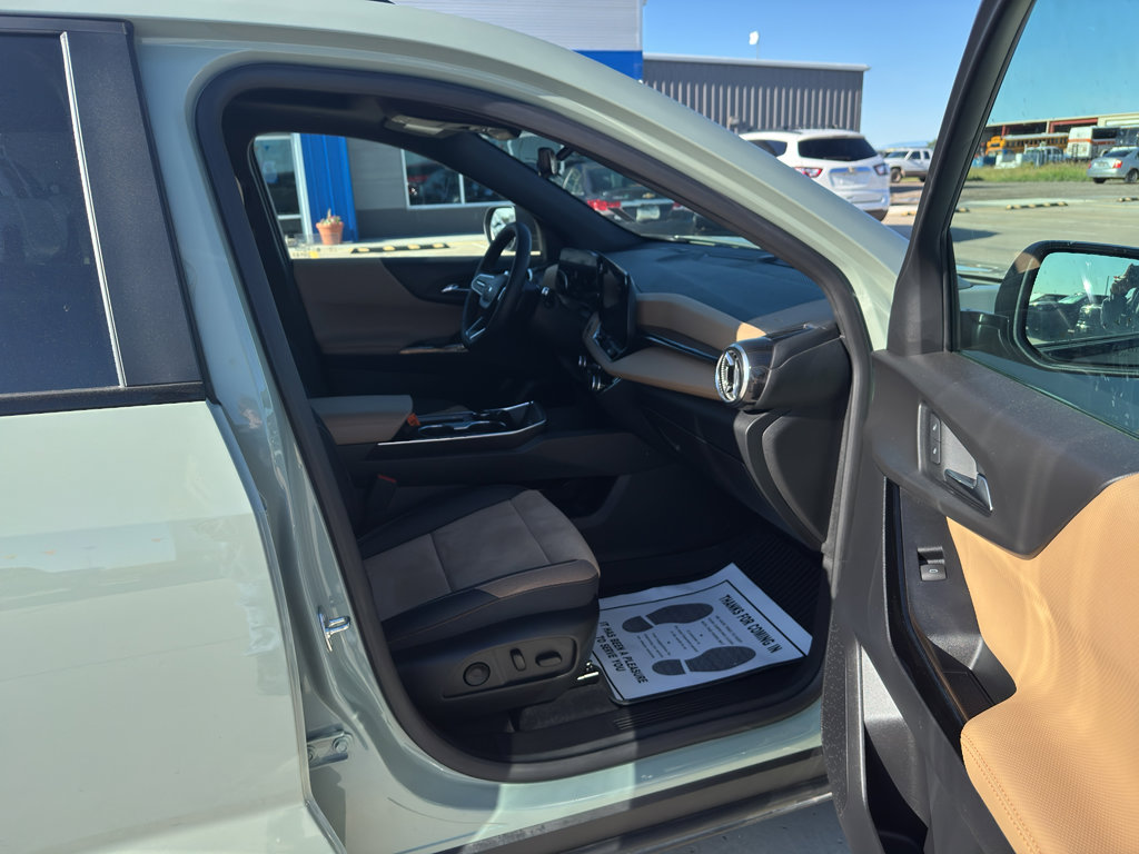 Used 2025 Chevrolet Equinox ACTIV w/ Safety and Technology Package image 21