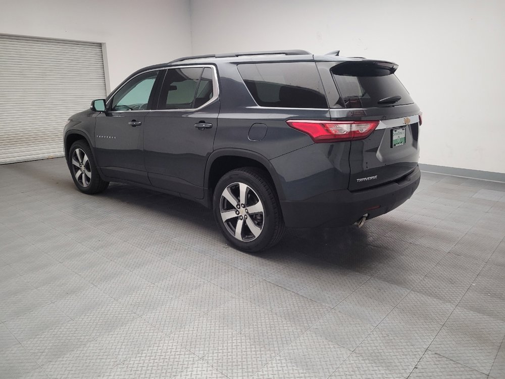 Used 2021 Chevrolet Traverse LT w/ LT Premium Package image 3